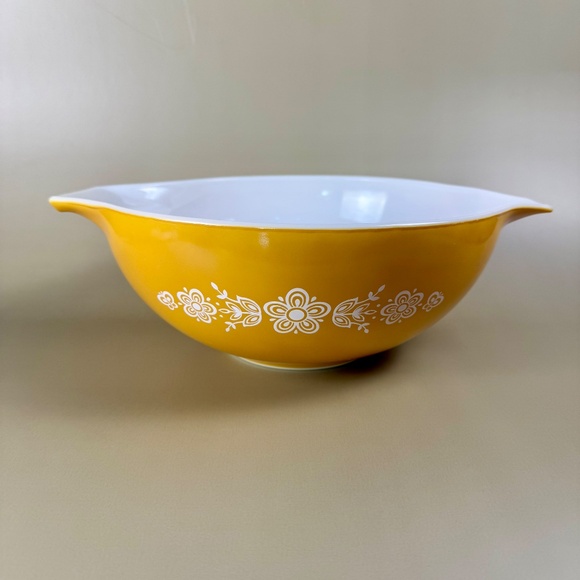 Pyrex Other - Vintage Pyrex - Butterfly Gold - 4 Qt Bowl